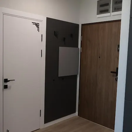 Lyusi South Heated Pool & Parking Apartament