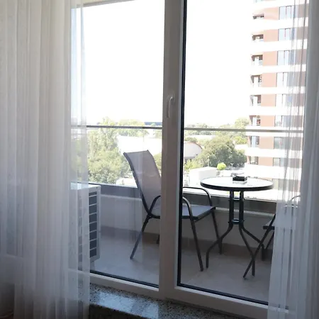 Lyusi South Heated Pool & Parking Apartament